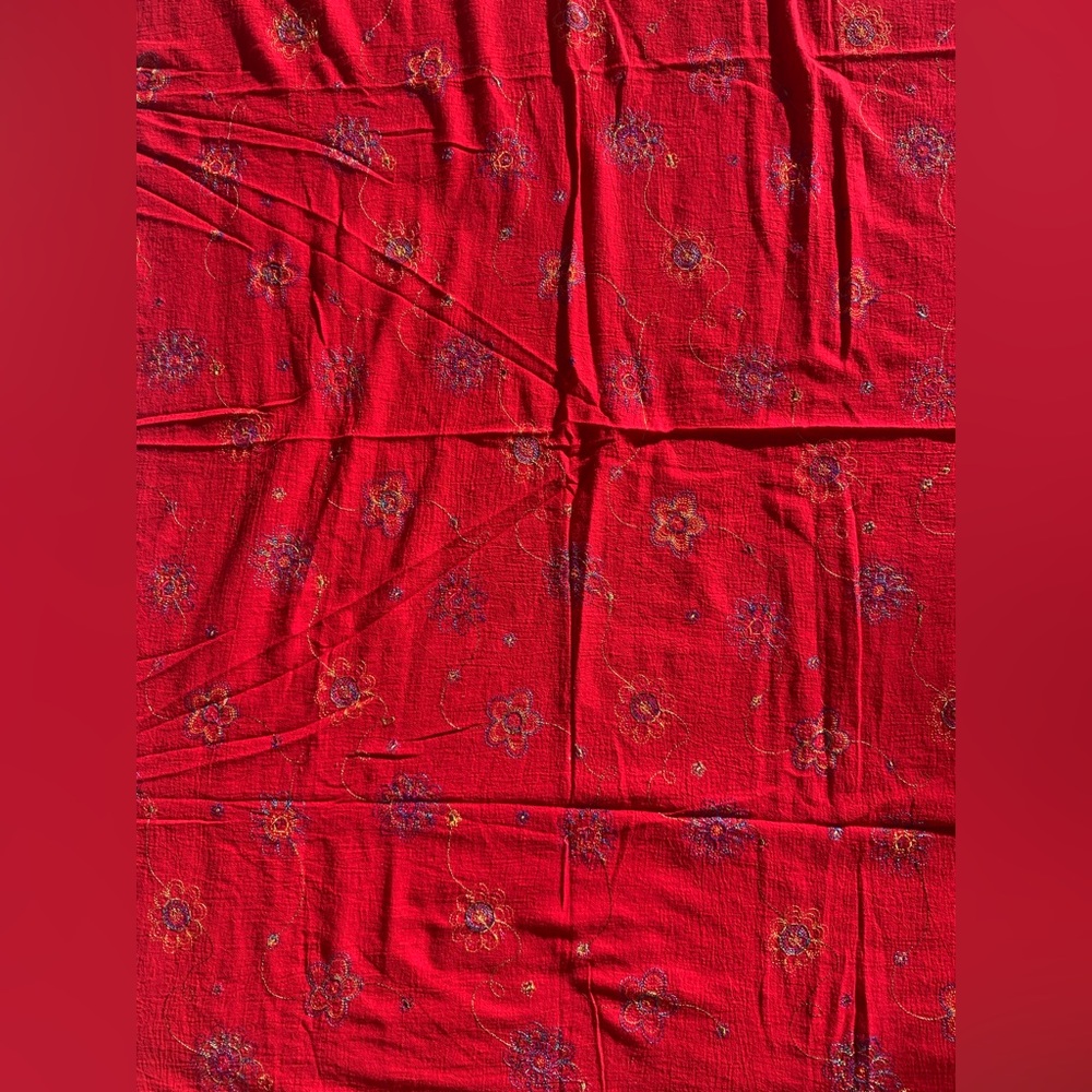 Adorable vintage 90s red cotton gauze w/ rainbow floral embroidery fabric sewing - Picture 5 of 16